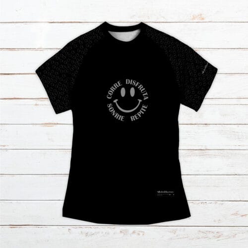 camiseta negra coleccion smile de arte de correr